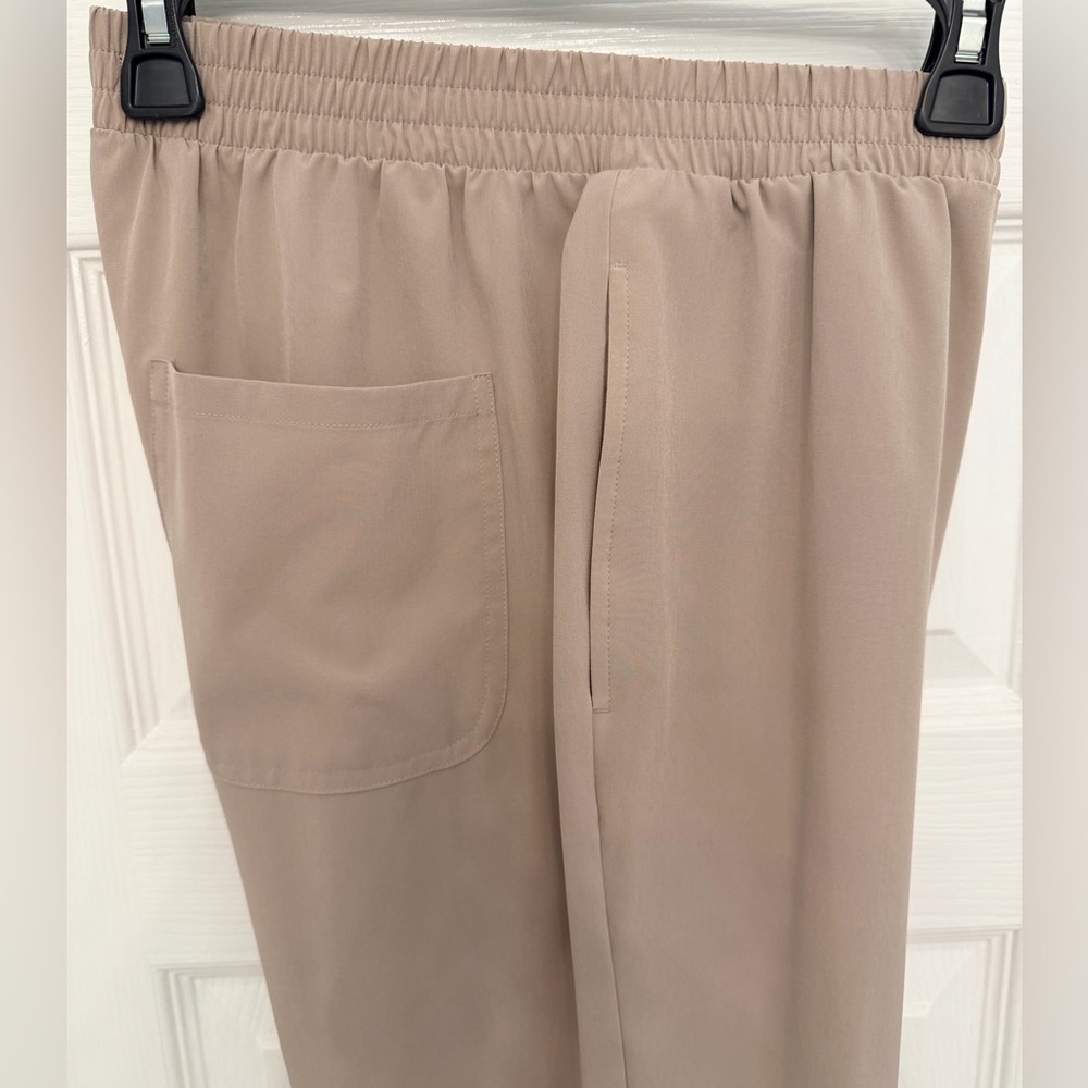 Simply Vera Vera Wang Women’s Beige Wide Leg Light Weight Pants- Size M - Picture 4 of 7